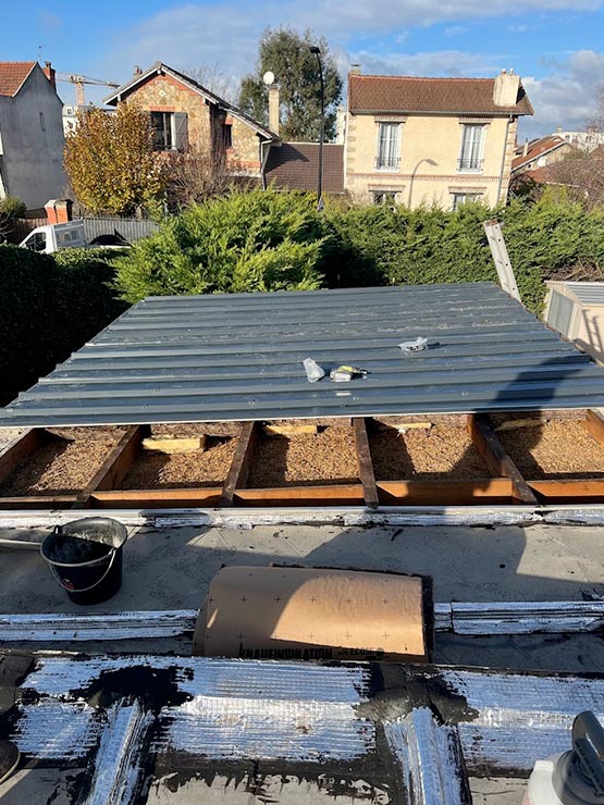 Artisan couvreur pour tous vos travaux de couverture à Vignieux sur Seine (91270) - LCE en Essonne (91) Artisan couvreur pour tous vos travaux de couverture à Vignieux sur Seine (91270) - LCE en Essonne (91)