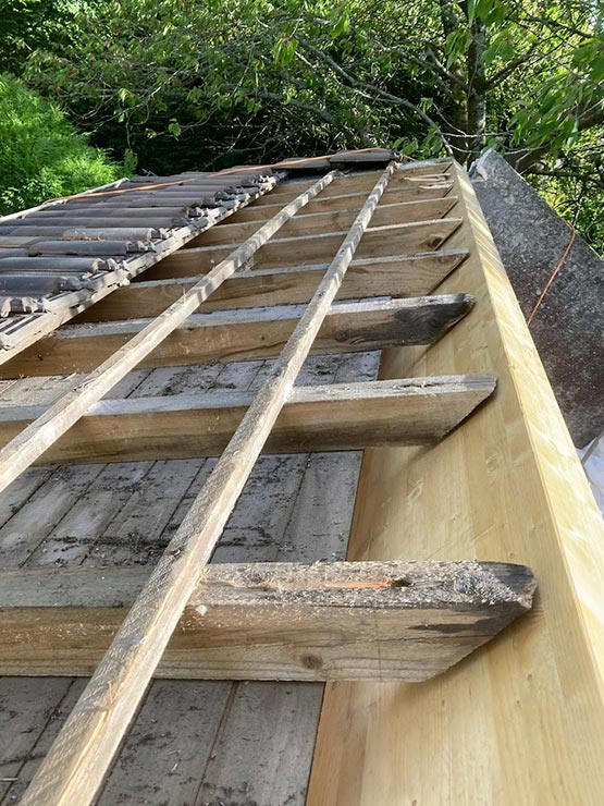 Artisan couvreur pour tous vos travaux de couverture à Vignieux sur Seine (91270) - LCE en Essonne (91) Artisan couvreur pour tous vos travaux de couverture à Vignieux sur Seine (91270) - LCE en Essonne (91)